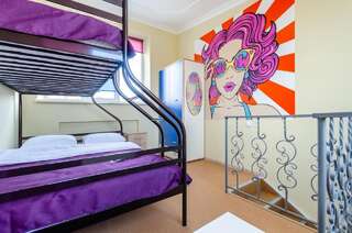 Мини-отель Апартаменты WOW-hotel Киев Трехместный номер с собственной ванной комнатой-2